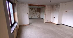 Vaste site exploitable sur plus de 1.880m²