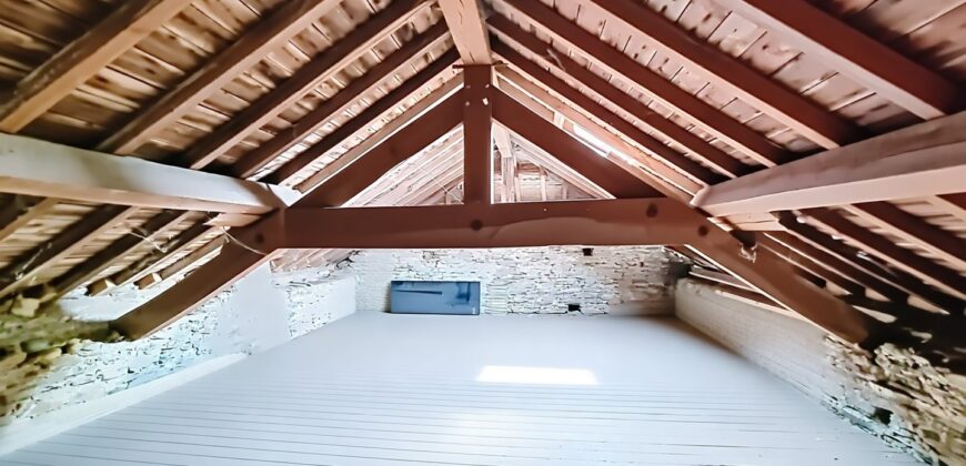 Belle maison en pierres du pays