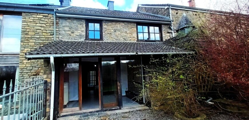Maison en pierres du pays