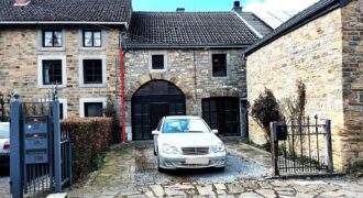 Maison en pierres du pays