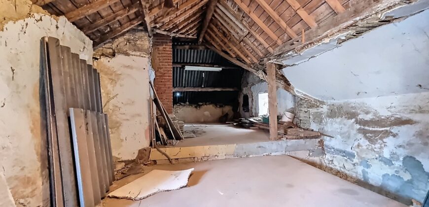 Grande maison en pierres