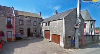 Grande maison en pierres