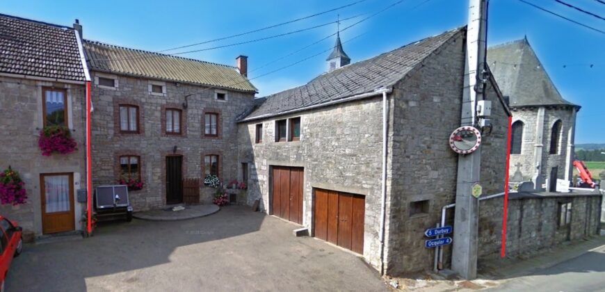 Grande maison en pierres