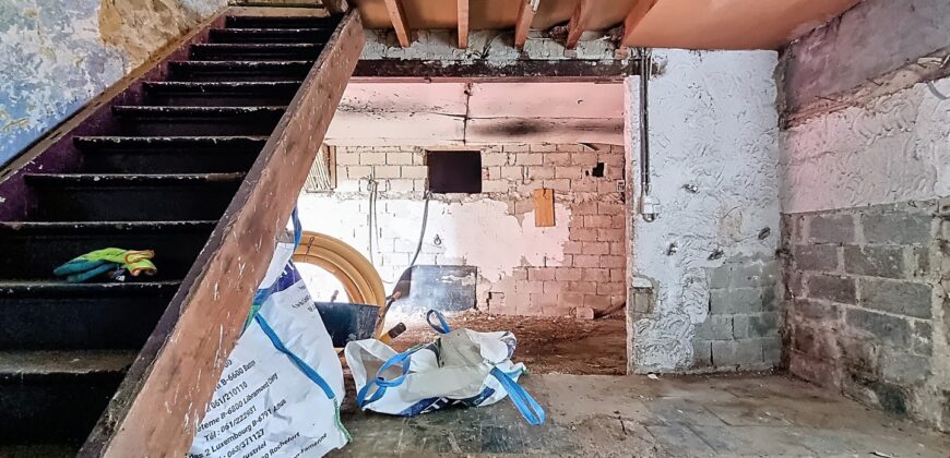 Grande maison en pierres