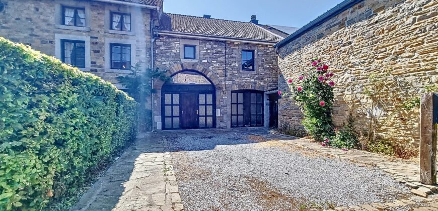 Maison en pierres du pays