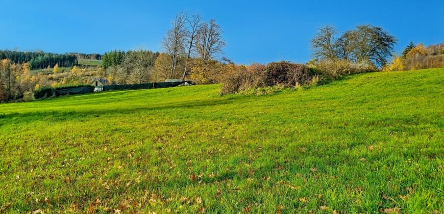 Très beau terrain à bâtir de plus de 1100m²