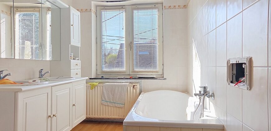 Grande maison 4 chambres avec possibilités de profession libérale