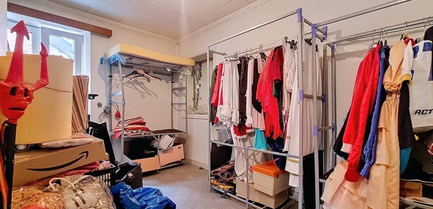 Grande maison 4 chambres à rénover, exploitable sur plus de 250m²