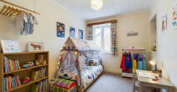 Grande maison 4 chambres à rénover, exploitable sur plus de 250m²