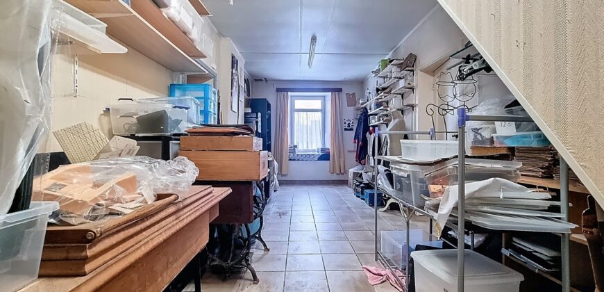 Grande maison 4 chambres à rénover, exploitable sur plus de 250m²