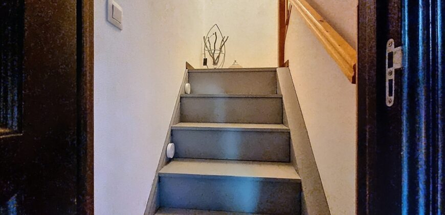 Avis aux investisseurs, deux maisons sur un terrain de plus de 1600m²