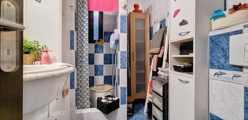 Avis aux investisseurs, deux maisons sur un terrain de plus de 1600m²