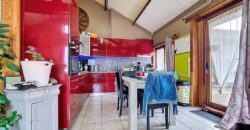 Avis aux investisseurs, deux maisons sur un terrain de plus de 1600m²