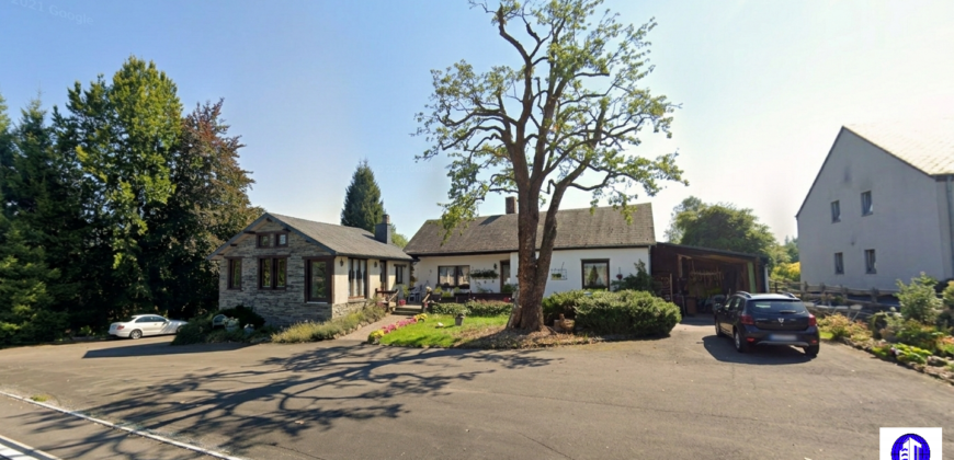 Avis aux investisseurs, deux maisons sur un terrain de plus de 1600m²