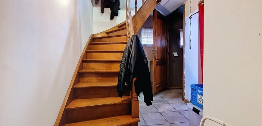 Avis aux investisseurs, deux maisons sur un terrain de plus de 1600m²