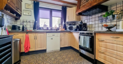 Avis aux investisseurs, deux maisons sur un terrain de plus de 1600m²