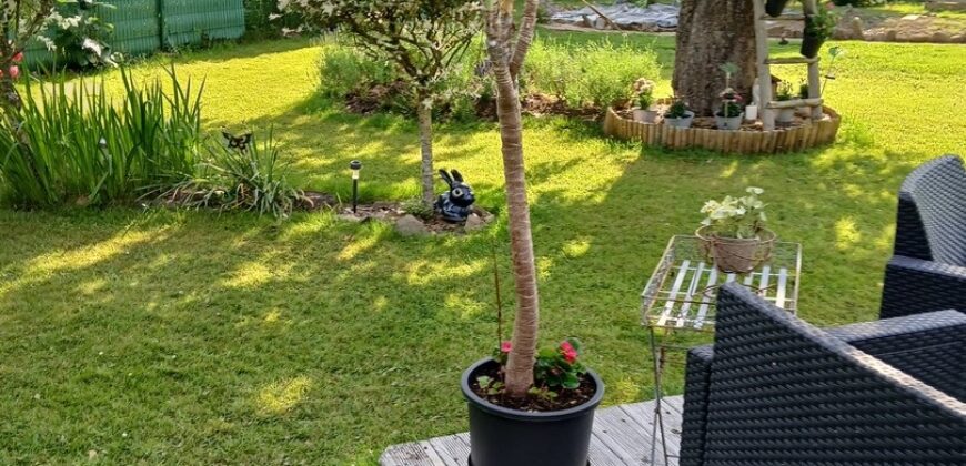 Avis aux investisseurs, deux maisons sur un terrain de plus de 1600m²