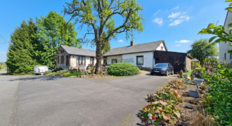 Avis aux investisseurs, deux maisons sur un terrain de plus de 1600m²