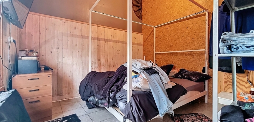 Avis aux investisseurs, deux maisons sur un terrain de plus de 1600m²