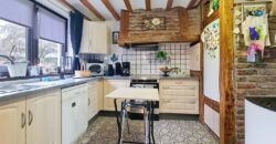 Avis aux investisseurs, deux maisons sur un terrain de plus de 1600m²