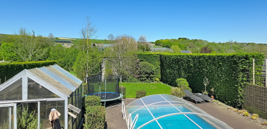 Superbe villa 5 chambres avec piscine sur un terrain de plus de 3.000m²