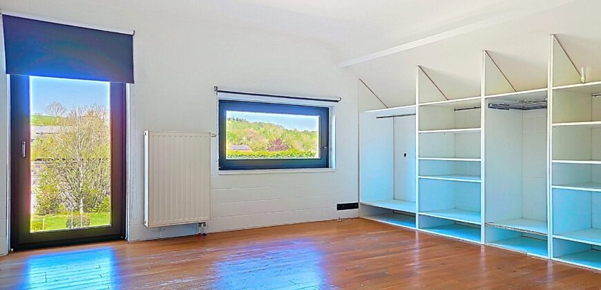 Superbe villa 5 chambres avec piscine sur un terrain de plus de 3.000m²