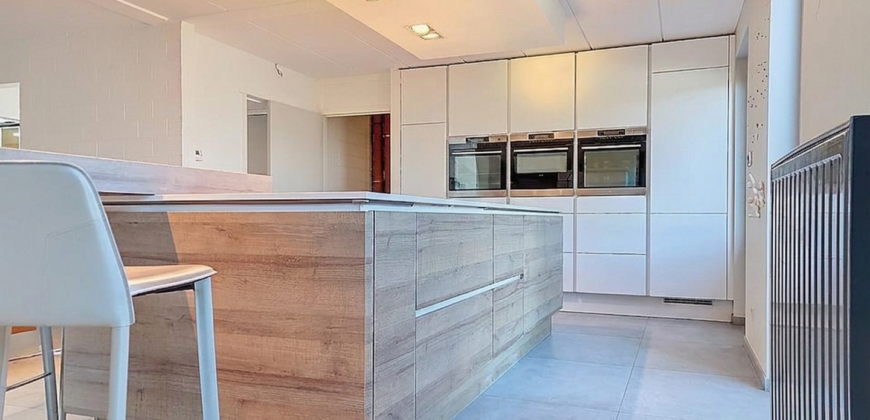 Superbe villa 5 chambres avec piscine sur un terrain de plus de 3.000m²