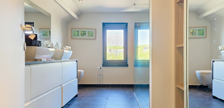 Superbe villa 5 chambres avec piscine sur un terrain de plus de 3.000m²