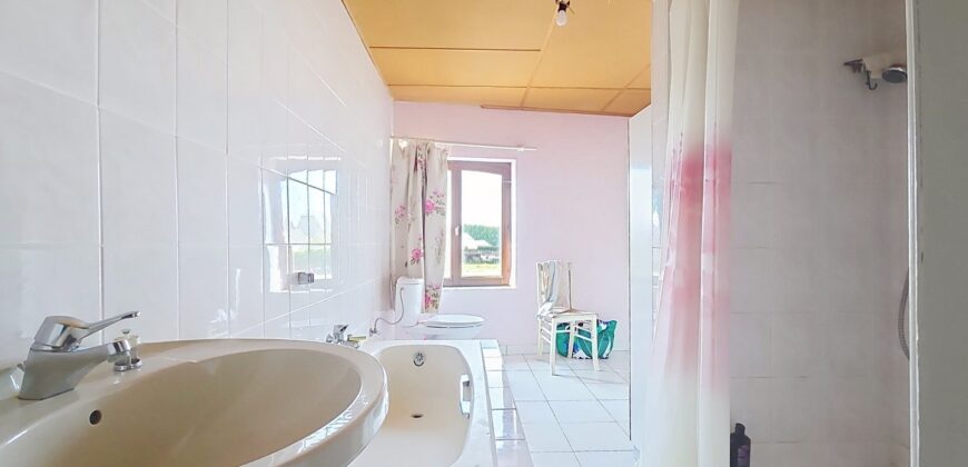 Grande maison 5 chambres à rafraichir, exploitable sur 250m²